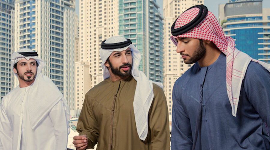 What Is a Kandura? A Timeless Arab Outfit