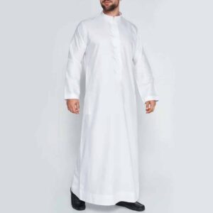 The Bahraini Kandura by Shumookh – Understated Elegance with a Distinct Identity
